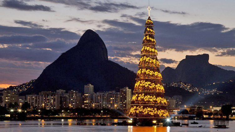 a famosa arvore de natal da lagoa trara ainda mais brilho ao rio de janeiro 7cc90ea4 a famosa arvore de natal da lagoa trara ainda mais brilho ao rio de janeiro 7cc90ea4